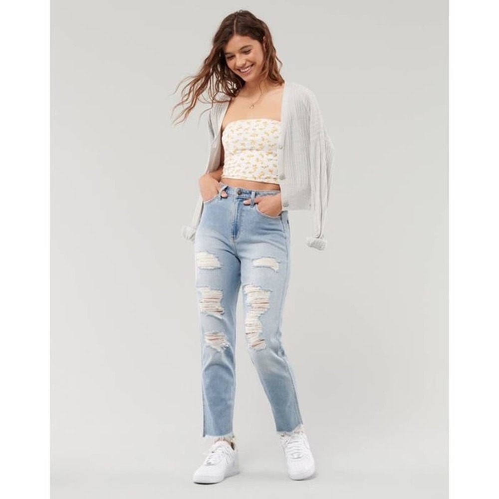 NWT Hollister Women's Distressed Ultra Highrise Mom Jean.‎ Size 29/9L